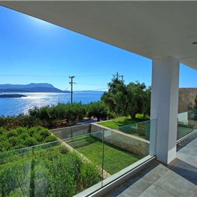 5 bedroom luxury villa with infinity pool, sea views and tennis court near Chania, sleeps 10